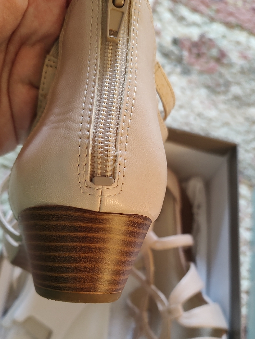 Women's Strappy Sandals in Beige Size 11 Medium - Picture 10 of 11
